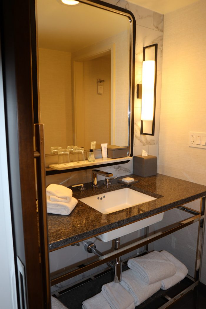 JW Marriott on Canal Street New Orleans - Guest Room Bathroom